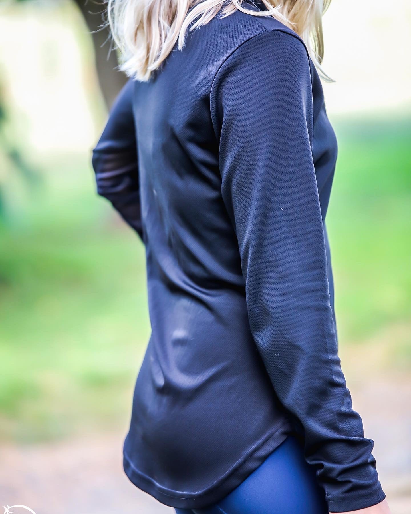 ALFA Curved Hem Top